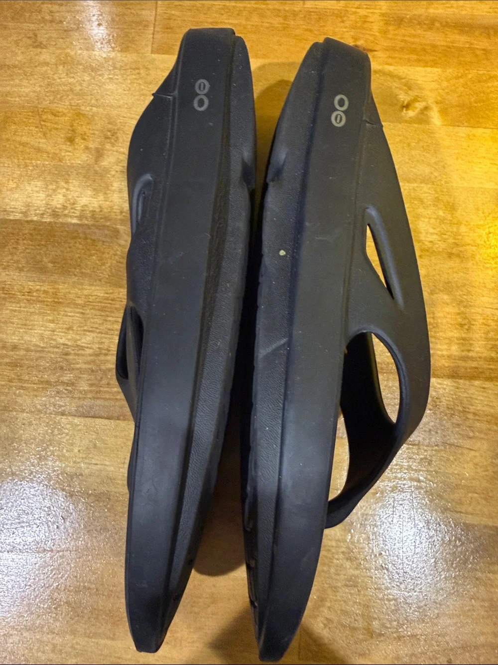 OOFOS Black Men's Recovery Flip-Flops